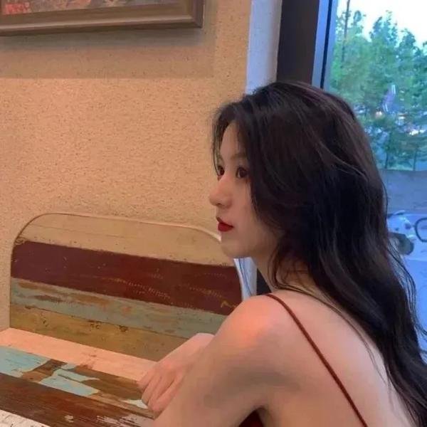 彩色中的黑白